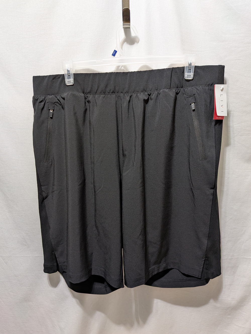Women's Black Performance Shorts with Zipper Pockets Size 22/24